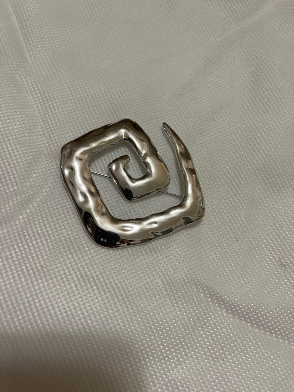 Silver brooch excellent condition